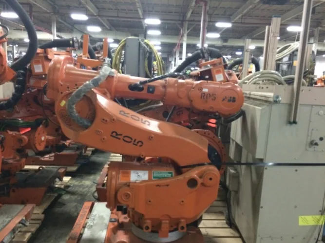 Photo #3 of (15) LATE MODEL ABB IRB 6600 ROBOTS EQUIPPED WITH S4C PLUS CONTROLLERS & (10) ABB IRB 6650S-200/3.0 ROBOTS