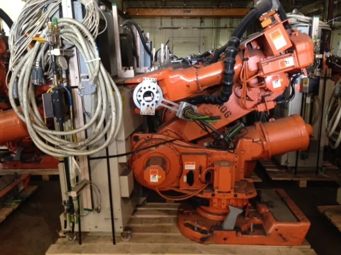 Photo #6 of (15) LATE MODEL ABB IRB 6600 ROBOTS EQUIPPED WITH S4C PLUS CONTROLLERS & (10) ABB IRB 6650S-200/3.0 ROBOTS