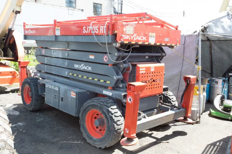 Photo #7 of 2-DAY AUCTION OF LOCATIONS D'OUTILS MATTE INC, LATE MODEL CONSTRUCTION EQUIPMENT FEATURING: (8) ARTICULATED BOOM LIFTS, (5) TELEHANDLERS, (5) SKIDSTEERS, (5) EXCAVATORS, LIGHT TOWERS, SUPPORT EQUIPMENT & MUCH MORE - DAY 1