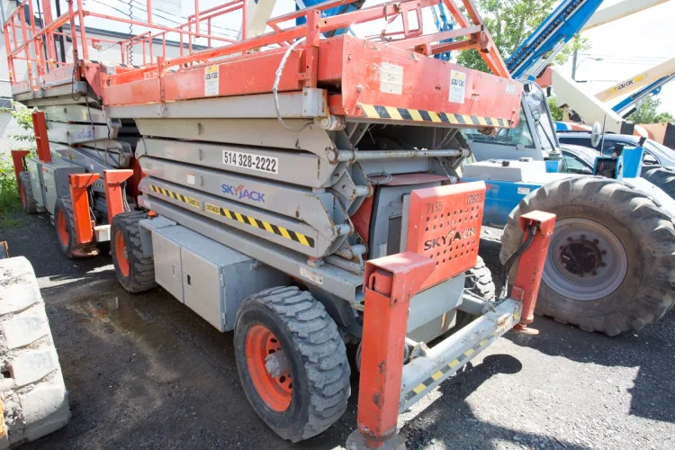 Photo #13 of 2-DAY AUCTION OF LOCATIONS D'OUTILS MATTE INC, LATE MODEL CONSTRUCTION EQUIPMENT FEATURING: (8) ARTICULATED BOOM LIFTS, (5) TELEHANDLERS, (5) SKIDSTEERS, (5) EXCAVATORS, LIGHT TOWERS, SUPPORT EQUIPMENT & MUCH MORE - DAY 1
