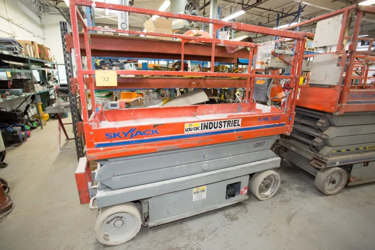 Photo #26 of 2-DAY AUCTION OF LOCATIONS D'OUTILS MATTE INC, LATE MODEL CONSTRUCTION EQUIPMENT FEATURING: (8) ARTICULATED BOOM LIFTS, (5) TELEHANDLERS, (5) SKIDSTEERS, (5) EXCAVATORS, LIGHT TOWERS, SUPPORT EQUIPMENT & MUCH MORE - DAY 1