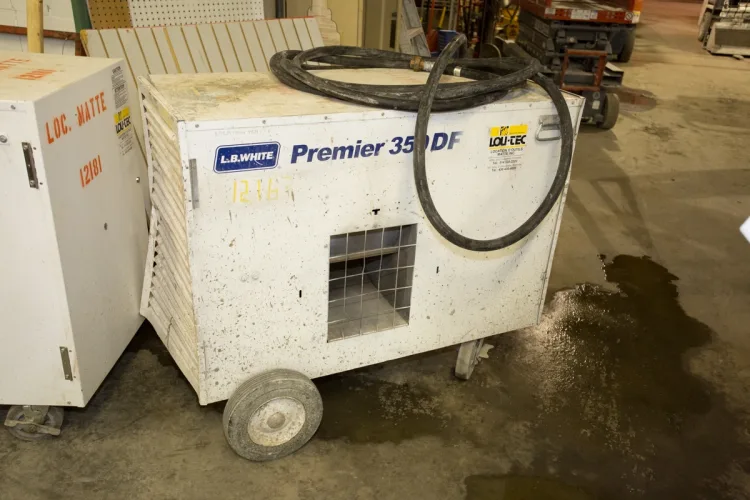 Photo #35 of 2-DAY AUCTION OF LOCATIONS D'OUTILS MATTE INC, LATE MODEL CONSTRUCTION EQUIPMENT FEATURING: (8) ARTICULATED BOOM LIFTS, (5) TELEHANDLERS, (5) SKIDSTEERS, (5) EXCAVATORS, LIGHT TOWERS, SUPPORT EQUIPMENT & MUCH MORE - DAY 1