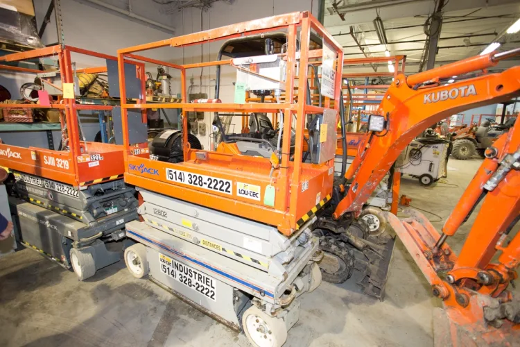 Photo #45 of 2-DAY AUCTION OF LOCATIONS D'OUTILS MATTE INC, LATE MODEL CONSTRUCTION EQUIPMENT FEATURING: (8) ARTICULATED BOOM LIFTS, (5) TELEHANDLERS, (5) SKIDSTEERS, (5) EXCAVATORS, LIGHT TOWERS, SUPPORT EQUIPMENT & MUCH MORE - DAY 1