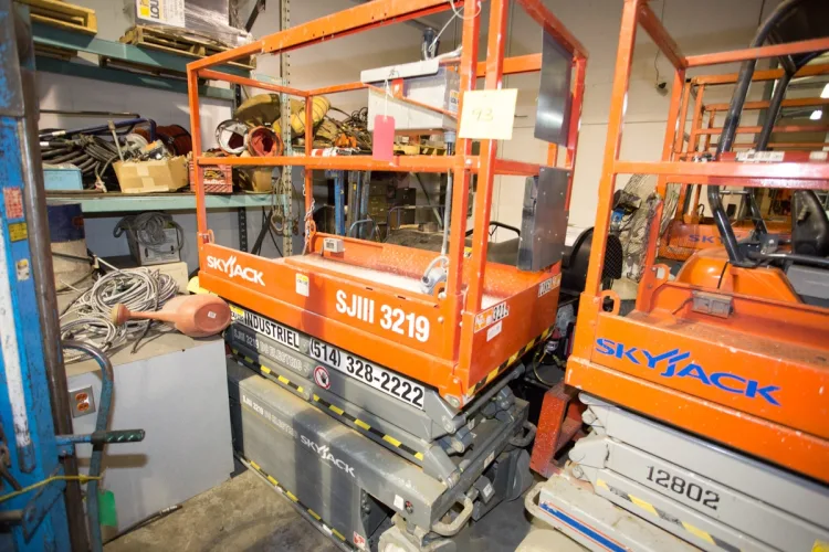 Photo #46 of 2-DAY AUCTION OF LOCATIONS D'OUTILS MATTE INC, LATE MODEL CONSTRUCTION EQUIPMENT FEATURING: (8) ARTICULATED BOOM LIFTS, (5) TELEHANDLERS, (5) SKIDSTEERS, (5) EXCAVATORS, LIGHT TOWERS, SUPPORT EQUIPMENT & MUCH MORE - DAY 1