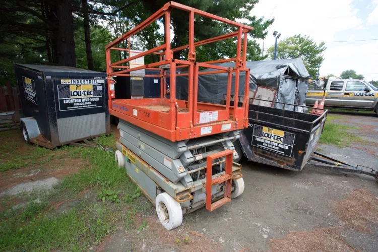 Photo #77 of 2-DAY AUCTION OF LOCATIONS D'OUTILS MATTE INC, LATE MODEL CONSTRUCTION EQUIPMENT FEATURING: (8) ARTICULATED BOOM LIFTS, (5) TELEHANDLERS, (5) SKIDSTEERS, (5) EXCAVATORS, LIGHT TOWERS, SUPPORT EQUIPMENT & MUCH MORE - DAY 1