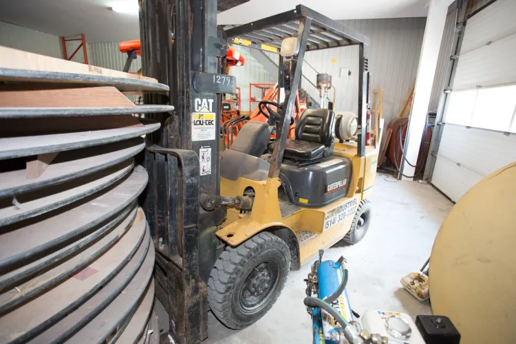 Photo #98 of 2-DAY AUCTION OF LOCATIONS D'OUTILS MATTE INC, LATE MODEL CONSTRUCTION EQUIPMENT FEATURING: (8) ARTICULATED BOOM LIFTS, (5) TELEHANDLERS, (5) SKIDSTEERS, (5) EXCAVATORS, LIGHT TOWERS, SUPPORT EQUIPMENT & MUCH MORE - DAY 1