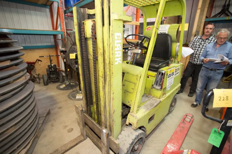 Photo #99 of 2-DAY AUCTION OF LOCATIONS D'OUTILS MATTE INC, LATE MODEL CONSTRUCTION EQUIPMENT FEATURING: (8) ARTICULATED BOOM LIFTS, (5) TELEHANDLERS, (5) SKIDSTEERS, (5) EXCAVATORS, LIGHT TOWERS, SUPPORT EQUIPMENT & MUCH MORE - DAY 1