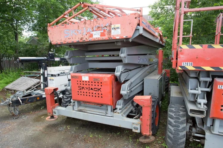 Photo #116 of 2-DAY AUCTION OF LOCATIONS D'OUTILS MATTE INC, LATE MODEL CONSTRUCTION EQUIPMENT FEATURING: (8) ARTICULATED BOOM LIFTS, (5) TELEHANDLERS, (5) SKIDSTEERS, (5) EXCAVATORS, LIGHT TOWERS, SUPPORT EQUIPMENT & MUCH MORE - DAY 1