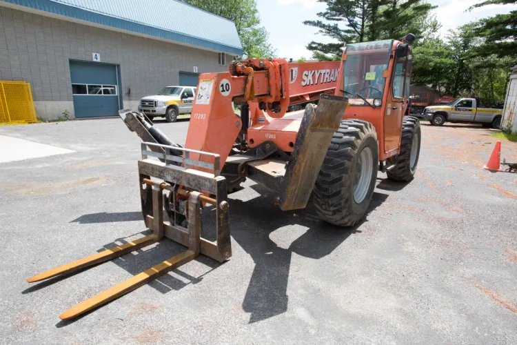 Photo #118 of 2-DAY AUCTION OF LOCATIONS D'OUTILS MATTE INC, LATE MODEL CONSTRUCTION EQUIPMENT FEATURING: (8) ARTICULATED BOOM LIFTS, (5) TELEHANDLERS, (5) SKIDSTEERS, (5) EXCAVATORS, LIGHT TOWERS, SUPPORT EQUIPMENT & MUCH MORE - DAY 1