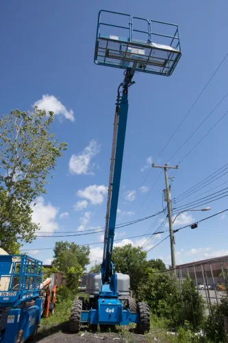 Photo #119 of 2-DAY AUCTION OF LOCATIONS D'OUTILS MATTE INC, LATE MODEL CONSTRUCTION EQUIPMENT FEATURING: (8) ARTICULATED BOOM LIFTS, (5) TELEHANDLERS, (5) SKIDSTEERS, (5) EXCAVATORS, LIGHT TOWERS, SUPPORT EQUIPMENT & MUCH MORE - DAY 1