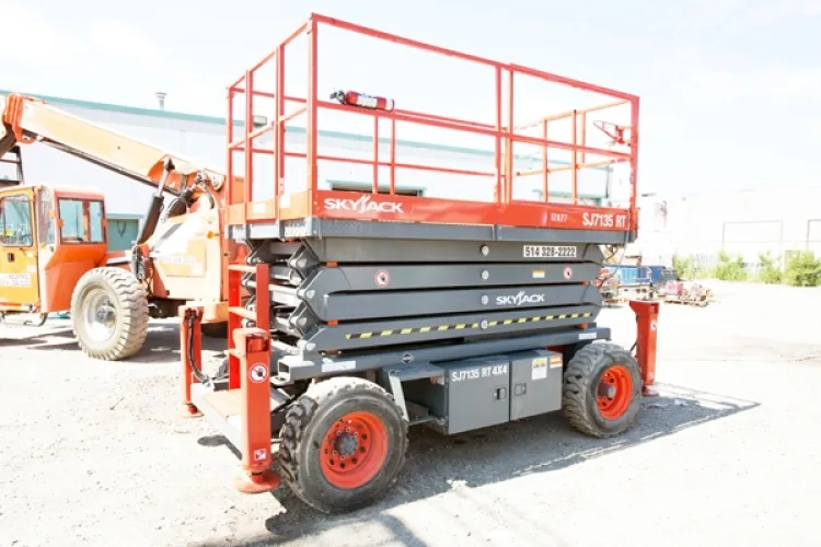 Photo #124 of 2-DAY AUCTION OF LOCATIONS D'OUTILS MATTE INC, LATE MODEL CONSTRUCTION EQUIPMENT FEATURING: (8) ARTICULATED BOOM LIFTS, (5) TELEHANDLERS, (5) SKIDSTEERS, (5) EXCAVATORS, LIGHT TOWERS, SUPPORT EQUIPMENT & MUCH MORE - DAY 1