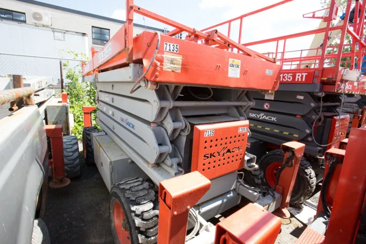 Photo #8 of 2-DAY AUCTION OF LOCATIONS D'OUTILS MATTE INC, LATE MODEL CONSTRUCTION EQUIPMENT FEATURING: (8) ARTICULATED BOOM LIFTS, (5) TELEHANDLERS, (5) SKIDSTEERS, (5) EXCAVATORS, LIGHT TOWERS, SUPPORT EQUIPMENT & MUCH MORE - DAY 2