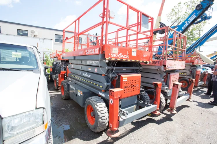 Photo #9 of 2-DAY AUCTION OF LOCATIONS D'OUTILS MATTE INC, LATE MODEL CONSTRUCTION EQUIPMENT FEATURING: (8) ARTICULATED BOOM LIFTS, (5) TELEHANDLERS, (5) SKIDSTEERS, (5) EXCAVATORS, LIGHT TOWERS, SUPPORT EQUIPMENT & MUCH MORE - DAY 2