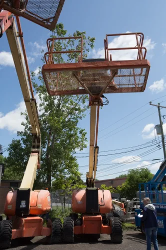 Photo #20 of 2-DAY AUCTION OF LOCATIONS D'OUTILS MATTE INC, LATE MODEL CONSTRUCTION EQUIPMENT FEATURING: (8) ARTICULATED BOOM LIFTS, (5) TELEHANDLERS, (5) SKIDSTEERS, (5) EXCAVATORS, LIGHT TOWERS, SUPPORT EQUIPMENT & MUCH MORE - DAY 2