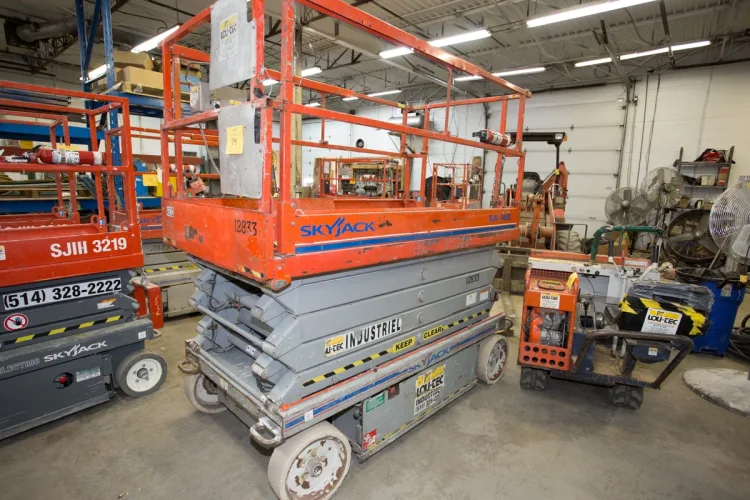 Photo #28 of 2-DAY AUCTION OF LOCATIONS D'OUTILS MATTE INC, LATE MODEL CONSTRUCTION EQUIPMENT FEATURING: (8) ARTICULATED BOOM LIFTS, (5) TELEHANDLERS, (5) SKIDSTEERS, (5) EXCAVATORS, LIGHT TOWERS, SUPPORT EQUIPMENT & MUCH MORE - DAY 2