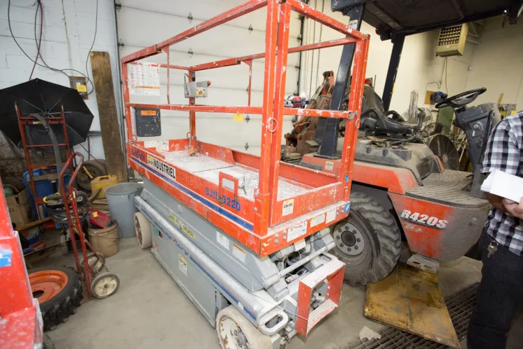 Photo #31 of 2-DAY AUCTION OF LOCATIONS D'OUTILS MATTE INC, LATE MODEL CONSTRUCTION EQUIPMENT FEATURING: (8) ARTICULATED BOOM LIFTS, (5) TELEHANDLERS, (5) SKIDSTEERS, (5) EXCAVATORS, LIGHT TOWERS, SUPPORT EQUIPMENT & MUCH MORE - DAY 2