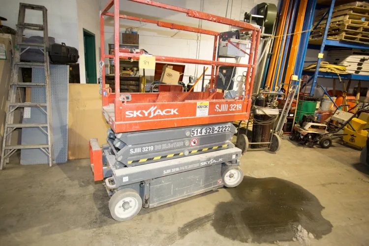 Photo #38 of 2-DAY AUCTION OF LOCATIONS D'OUTILS MATTE INC, LATE MODEL CONSTRUCTION EQUIPMENT FEATURING: (8) ARTICULATED BOOM LIFTS, (5) TELEHANDLERS, (5) SKIDSTEERS, (5) EXCAVATORS, LIGHT TOWERS, SUPPORT EQUIPMENT & MUCH MORE - DAY 2