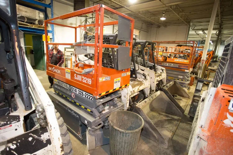 Photo #50 of 2-DAY AUCTION OF LOCATIONS D'OUTILS MATTE INC, LATE MODEL CONSTRUCTION EQUIPMENT FEATURING: (8) ARTICULATED BOOM LIFTS, (5) TELEHANDLERS, (5) SKIDSTEERS, (5) EXCAVATORS, LIGHT TOWERS, SUPPORT EQUIPMENT & MUCH MORE - DAY 2