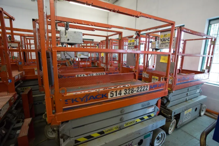 Photo #66 of 2-DAY AUCTION OF LOCATIONS D'OUTILS MATTE INC, LATE MODEL CONSTRUCTION EQUIPMENT FEATURING: (8) ARTICULATED BOOM LIFTS, (5) TELEHANDLERS, (5) SKIDSTEERS, (5) EXCAVATORS, LIGHT TOWERS, SUPPORT EQUIPMENT & MUCH MORE - DAY 2