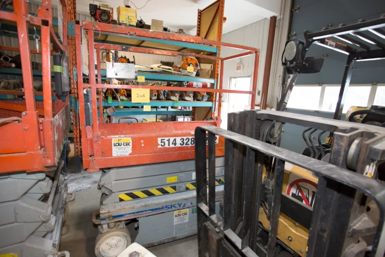 Photo #93 of 2-DAY AUCTION OF LOCATIONS D'OUTILS MATTE INC, LATE MODEL CONSTRUCTION EQUIPMENT FEATURING: (8) ARTICULATED BOOM LIFTS, (5) TELEHANDLERS, (5) SKIDSTEERS, (5) EXCAVATORS, LIGHT TOWERS, SUPPORT EQUIPMENT & MUCH MORE - DAY 2