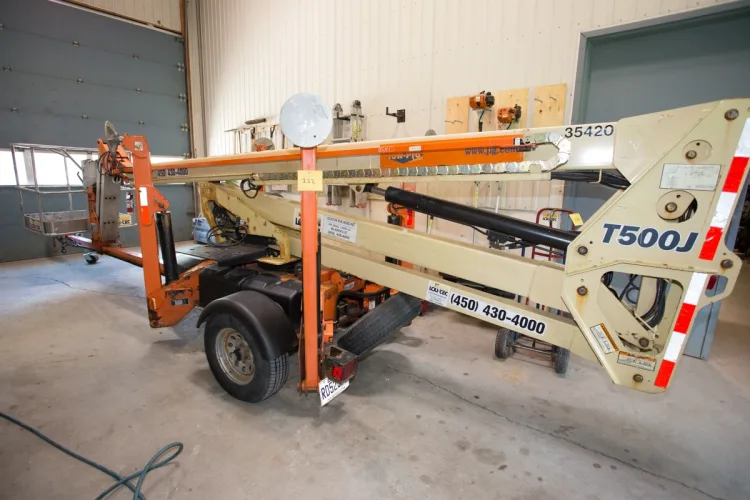 Photo #97 of 2-DAY AUCTION OF LOCATIONS D'OUTILS MATTE INC, LATE MODEL CONSTRUCTION EQUIPMENT FEATURING: (8) ARTICULATED BOOM LIFTS, (5) TELEHANDLERS, (5) SKIDSTEERS, (5) EXCAVATORS, LIGHT TOWERS, SUPPORT EQUIPMENT & MUCH MORE - DAY 2