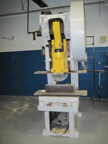 Photo #5 of EQUIPMENT NO LONGER NEEDED IN THE CONTINUING OPERATIONS OF AMERICAN STANDARD: DOUBLE END ELECTRIC & SINGLE STATION GAS & ELECTRIC THERMOFORMERS, PRESSES, PRESS BRAKES, ROLLING STOCK, COMPRESSORS, TOOL ROOM EQUIPMENT & MUCH MORE...