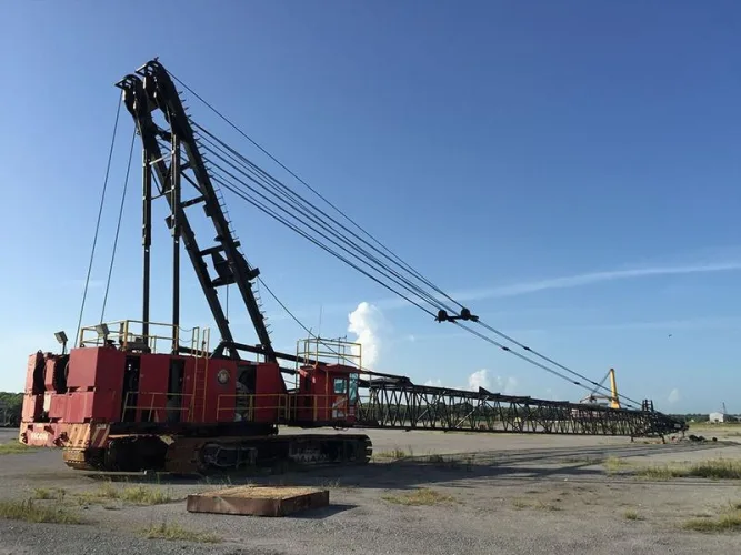 Photo #1 of MCDERMOTT INC., FEATURING: (3) MANITOWOC CRAWLER CRANES, CLYDE MARINE WINCH, LOTS OF SPARE CRANE, RIGGING SHACKLES, NYLON SLINGS, CHAINS & MUCH MORE