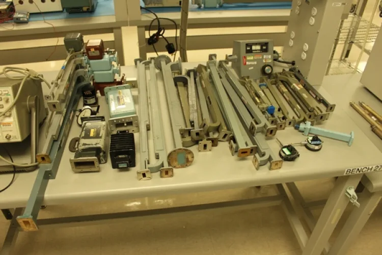 Photo #28 of SHORT NOTICE SALE! SURPLUS EQUIPMENT TO THE ONGOING OPERATIONS OF COM DEV: (7) TENNEY/LUNAIRE TEMP. TEST CHAMBERS, HUBER UNISTAT 530W & 910W, MICROSCOPES, TEST & MEASUREMENT EQUIPMENT, (5) CPI VZK-6901J1 TWT AMPLIFIERS, UNHOLTZ-DICKIE T1000 VIBRATION TEST