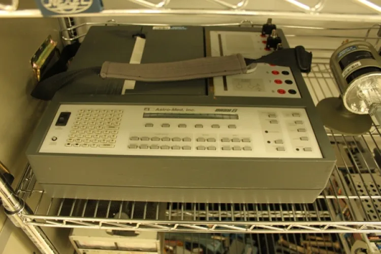 Photo #51 of SHORT NOTICE SALE! SURPLUS EQUIPMENT TO THE ONGOING OPERATIONS OF COM DEV: (7) TENNEY/LUNAIRE TEMP. TEST CHAMBERS, HUBER UNISTAT 530W & 910W, MICROSCOPES, TEST & MEASUREMENT EQUIPMENT, (5) CPI VZK-6901J1 TWT AMPLIFIERS, UNHOLTZ-DICKIE T1000 VIBRATION TEST