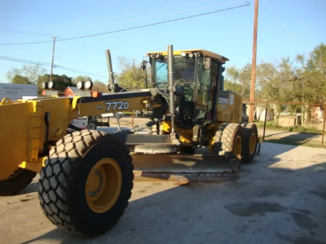 Photo #3 of FORMER ASSETS OF SCHMIDT LAND SERVICES - (100+) OILFIELD CONSTRUCTION VEHICLES, TRAILERS, YELLOW IRON & SUPPORT EQUIPMENT & MUCH MORE...