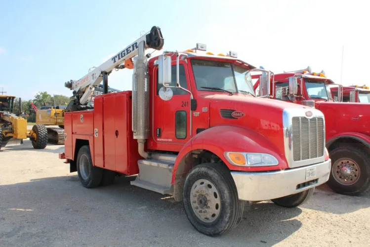 Photo #11 of FORMER ASSETS OF SCHMIDT LAND SERVICES - (100+) OILFIELD CONSTRUCTION VEHICLES, TRAILERS, YELLOW IRON & SUPPORT EQUIPMENT & MUCH MORE...