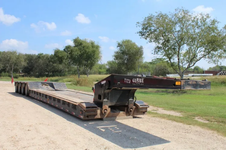 Photo #17 of FORMER ASSETS OF SCHMIDT LAND SERVICES - (100+) OILFIELD CONSTRUCTION VEHICLES, TRAILERS, YELLOW IRON & SUPPORT EQUIPMENT & MUCH MORE...