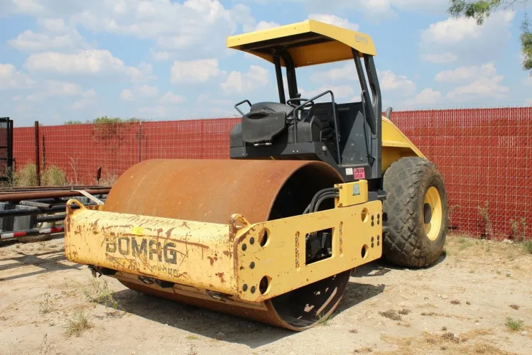 Photo #18 of FORMER ASSETS OF SCHMIDT LAND SERVICES - (100+) OILFIELD CONSTRUCTION VEHICLES, TRAILERS, YELLOW IRON & SUPPORT EQUIPMENT & MUCH MORE...