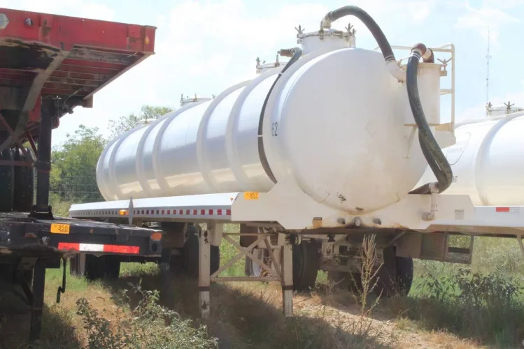 Photo #19 of FORMER ASSETS OF SCHMIDT LAND SERVICES - (100+) OILFIELD CONSTRUCTION VEHICLES, TRAILERS, YELLOW IRON & SUPPORT EQUIPMENT & MUCH MORE...