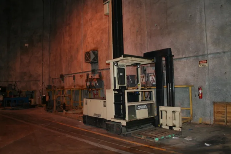 Photo #78 of ASSETS NO LONGER REQUIRED IN THE ONGOING OPERATIONS OF CONTINENTAL COMMERCIAL PRODUCTS, LLC, FEATURING: FOAM & PLASTIC INJECTION MOLDING MACHINES.