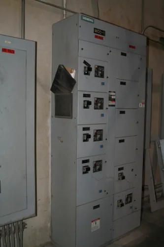 Photo #81 of ASSETS NO LONGER REQUIRED IN THE ONGOING OPERATIONS OF CONTINENTAL COMMERCIAL PRODUCTS, LLC, FEATURING: FOAM & PLASTIC INJECTION MOLDING MACHINES.