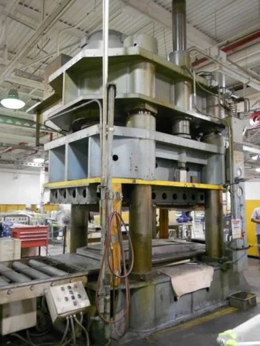 Photo #13 of MAJOR FORMER AUTOMOTIVE STAMPING FACILITY- 25 PRESS LINES TO 4500 TONS: TRANSFER, DOUBLE ACTION, HYDRAULIC, STRAIGHT SIDE, OBI, GAPS, TRYOUT, CRANES: OVERHEAD, MOBILE, STRADDLE, GANTRY CRANES TO 80 TON, 5-AXIS VERTICAL GANTRY MILLING MACHINE, OVER 100 CNC