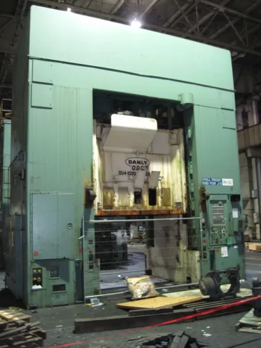 Photo #31 of MAJOR FORMER AUTOMOTIVE STAMPING FACILITY- 25 PRESS LINES TO 4500 TONS: TRANSFER, DOUBLE ACTION, HYDRAULIC, STRAIGHT SIDE, OBI, GAPS, TRYOUT, CRANES: OVERHEAD, MOBILE, STRADDLE, GANTRY CRANES TO 80 TON, 5-AXIS VERTICAL GANTRY MILLING MACHINE, OVER 100 CNC