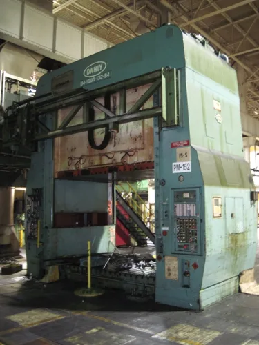 Photo #38 of MAJOR FORMER AUTOMOTIVE STAMPING FACILITY- 25 PRESS LINES TO 4500 TONS: TRANSFER, DOUBLE ACTION, HYDRAULIC, STRAIGHT SIDE, OBI, GAPS, TRYOUT, CRANES: OVERHEAD, MOBILE, STRADDLE, GANTRY CRANES TO 80 TON, 5-AXIS VERTICAL GANTRY MILLING MACHINE, OVER 100 CNC