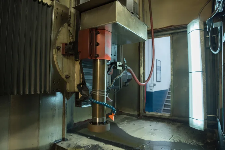 Photo #53 of COMPLETE CLOSURE OF AN AUTOMOTIVE MANUFACTURING PLANT - MERITOR, FEATURING: GLEASON & LIEBHER GEAR HOBBERS, GEAR TESTERS, KURAKI BORING MILL, KLINE SPLINE ROLLERS, MOBILE EQUIPMENT, HEAT TREAT EQUIPMENT & FURNACES & MUCH MORE