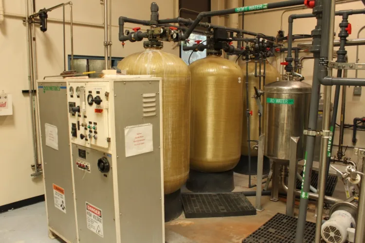 Photo #1 of CRYSTAL GEYSER / METROMINT WATER - BOTTLED WATER FILLING & PACKAGING, WATER PURIFICATION & MORE