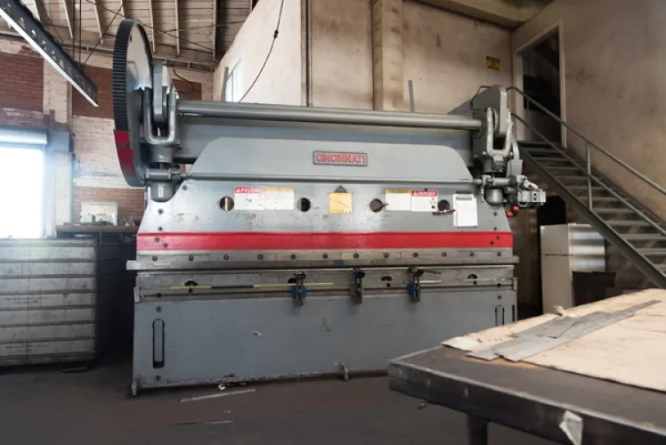 Photo #9 of OWNER RETIRING, WELL MAINTAINED & PRIDE OF OWNERSHIP FABRICATION SHOP - ASSETS OF KRUSE METALS MANUFACTURING CO., FEATURING: 750-TON X 24' CINCINNATI HYDRAULIC PRESS BRAKE, CINCINNATI POWER SHEARS, PINCH POWER ROLLS, NOTCHERS, ROLLING STOCK, TOOLROOM &