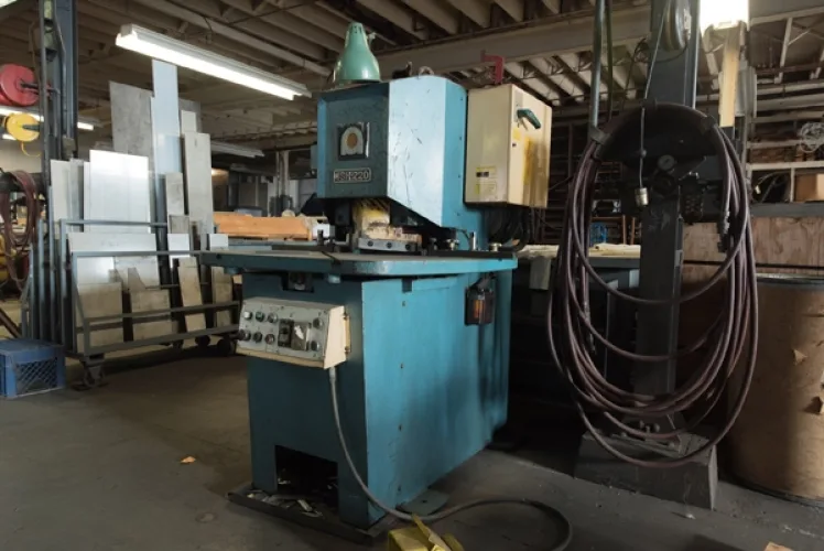 Photo #13 of OWNER RETIRING, WELL MAINTAINED & PRIDE OF OWNERSHIP FABRICATION SHOP - ASSETS OF KRUSE METALS MANUFACTURING CO., FEATURING: 750-TON X 24' CINCINNATI HYDRAULIC PRESS BRAKE, CINCINNATI POWER SHEARS, PINCH POWER ROLLS, NOTCHERS, ROLLING STOCK, TOOLROOM &