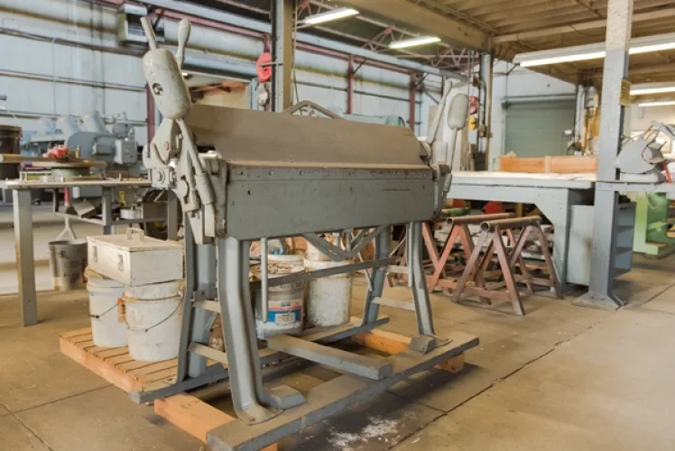 Photo #21 of OWNER RETIRING, WELL MAINTAINED & PRIDE OF OWNERSHIP FABRICATION SHOP - ASSETS OF KRUSE METALS MANUFACTURING CO., FEATURING: 750-TON X 24' CINCINNATI HYDRAULIC PRESS BRAKE, CINCINNATI POWER SHEARS, PINCH POWER ROLLS, NOTCHERS, ROLLING STOCK, TOOLROOM &