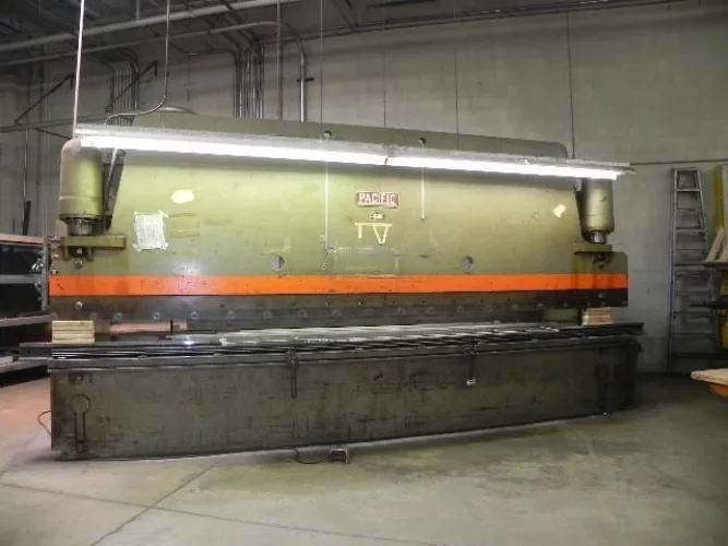 Photo #30 of SHORT NOTICE SALE -  2007 10' X 21' C & G CROSSFIRE ULTRACUT 300 PLASMA SYSTEM, PACIFIC & CINCINNATI PRESS BRAKES, CHURCHILL & TIMESAVER GRINDERS, SAWS, SHEAR, LATHE, MILLS & MUCH MORE
