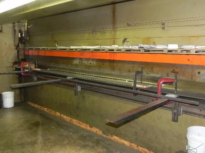 Photo #32 of SHORT NOTICE SALE -  2007 10' X 21' C & G CROSSFIRE ULTRACUT 300 PLASMA SYSTEM, PACIFIC & CINCINNATI PRESS BRAKES, CHURCHILL & TIMESAVER GRINDERS, SAWS, SHEAR, LATHE, MILLS & MUCH MORE