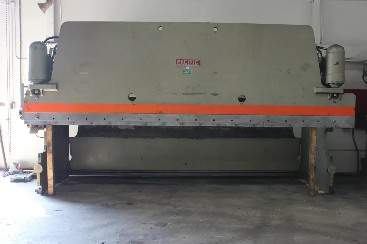 Photo #33 of SHORT NOTICE SALE -  2007 10' X 21' C & G CROSSFIRE ULTRACUT 300 PLASMA SYSTEM, PACIFIC & CINCINNATI PRESS BRAKES, CHURCHILL & TIMESAVER GRINDERS, SAWS, SHEAR, LATHE, MILLS & MUCH MORE