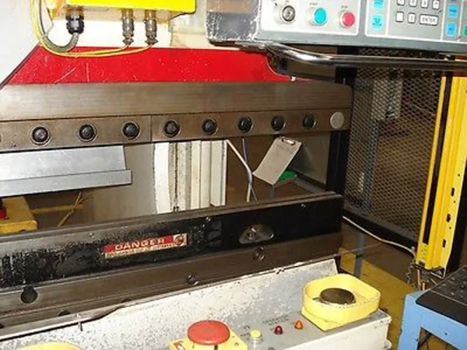 Photo #35 of SHORT NOTICE SALE -  2007 10' X 21' C & G CROSSFIRE ULTRACUT 300 PLASMA SYSTEM, PACIFIC & CINCINNATI PRESS BRAKES, CHURCHILL & TIMESAVER GRINDERS, SAWS, SHEAR, LATHE, MILLS & MUCH MORE