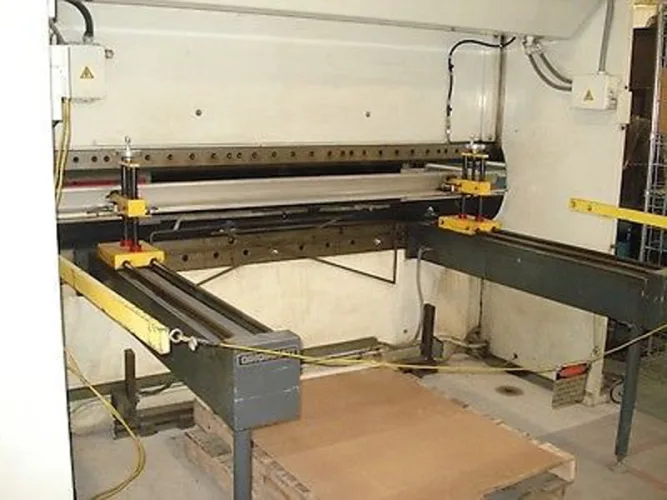 Photo #36 of SHORT NOTICE SALE -  2007 10' X 21' C & G CROSSFIRE ULTRACUT 300 PLASMA SYSTEM, PACIFIC & CINCINNATI PRESS BRAKES, CHURCHILL & TIMESAVER GRINDERS, SAWS, SHEAR, LATHE, MILLS & MUCH MORE