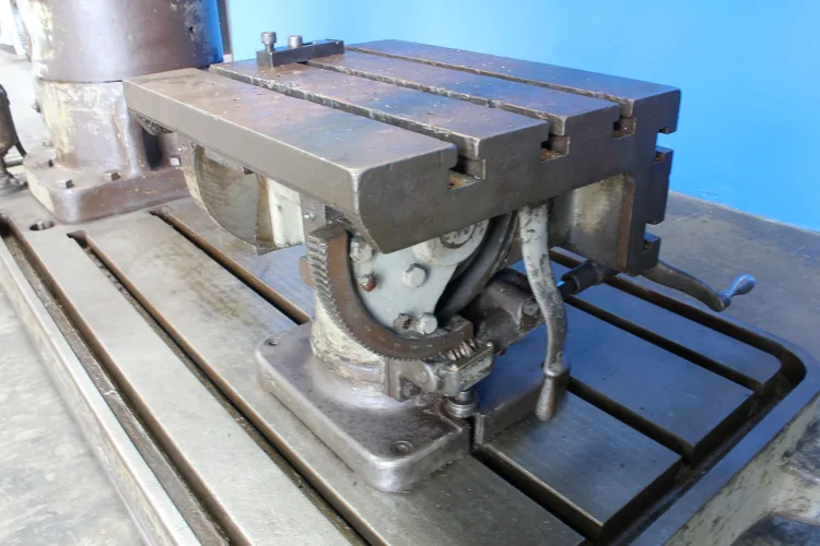 Photo #75 of SHORT NOTICE SALE -  2007 10' X 21' C & G CROSSFIRE ULTRACUT 300 PLASMA SYSTEM, PACIFIC & CINCINNATI PRESS BRAKES, CHURCHILL & TIMESAVER GRINDERS, SAWS, SHEAR, LATHE, MILLS & MUCH MORE